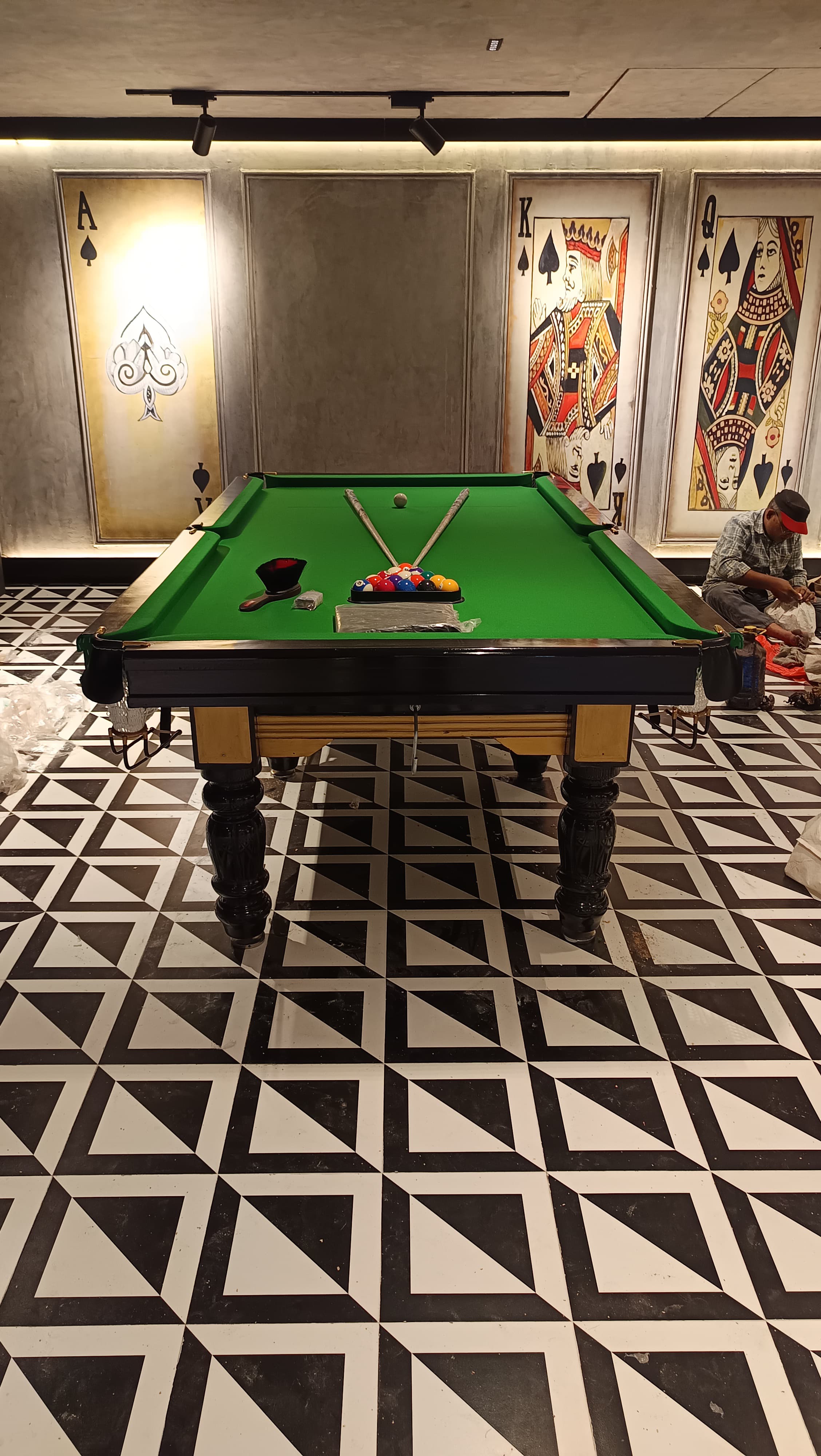 Deluxe Snooker Table