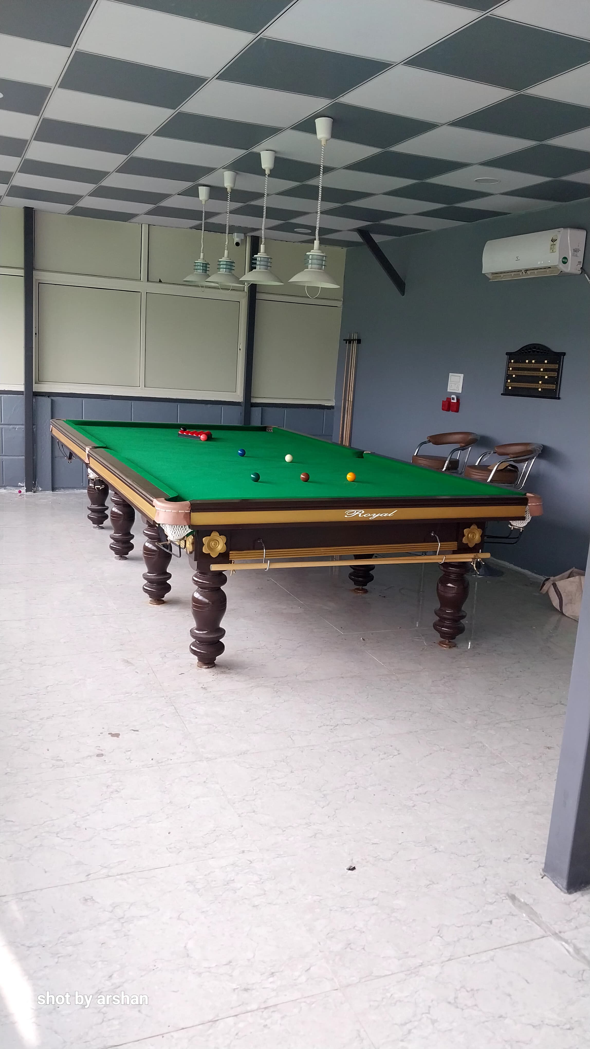 Super Deluxe Pool Table