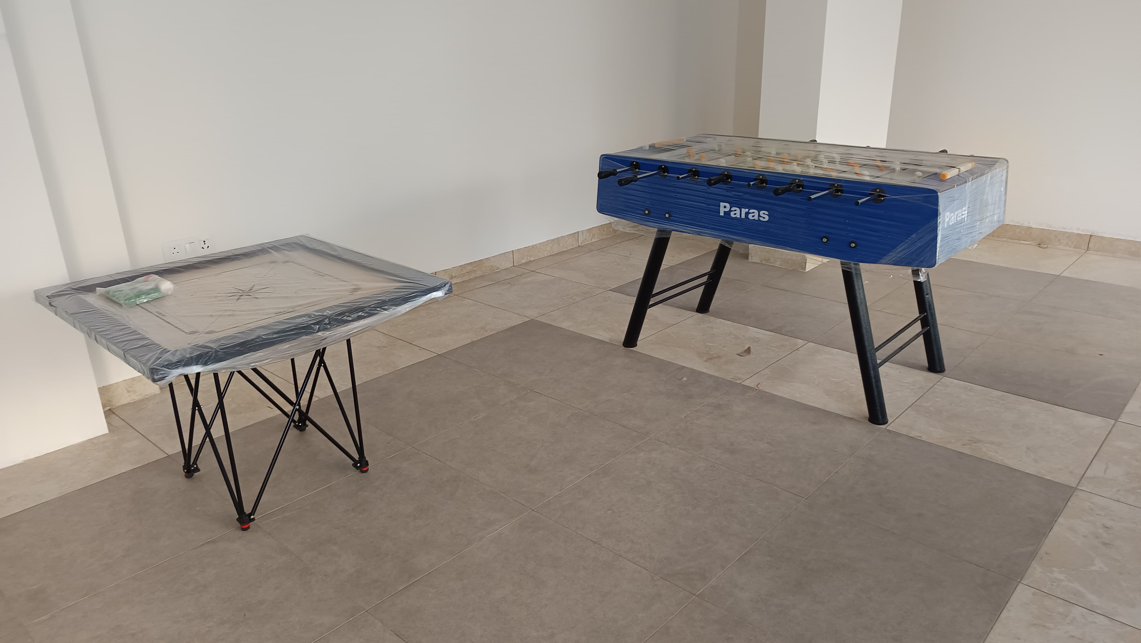 Super Deluxe Snooker Table