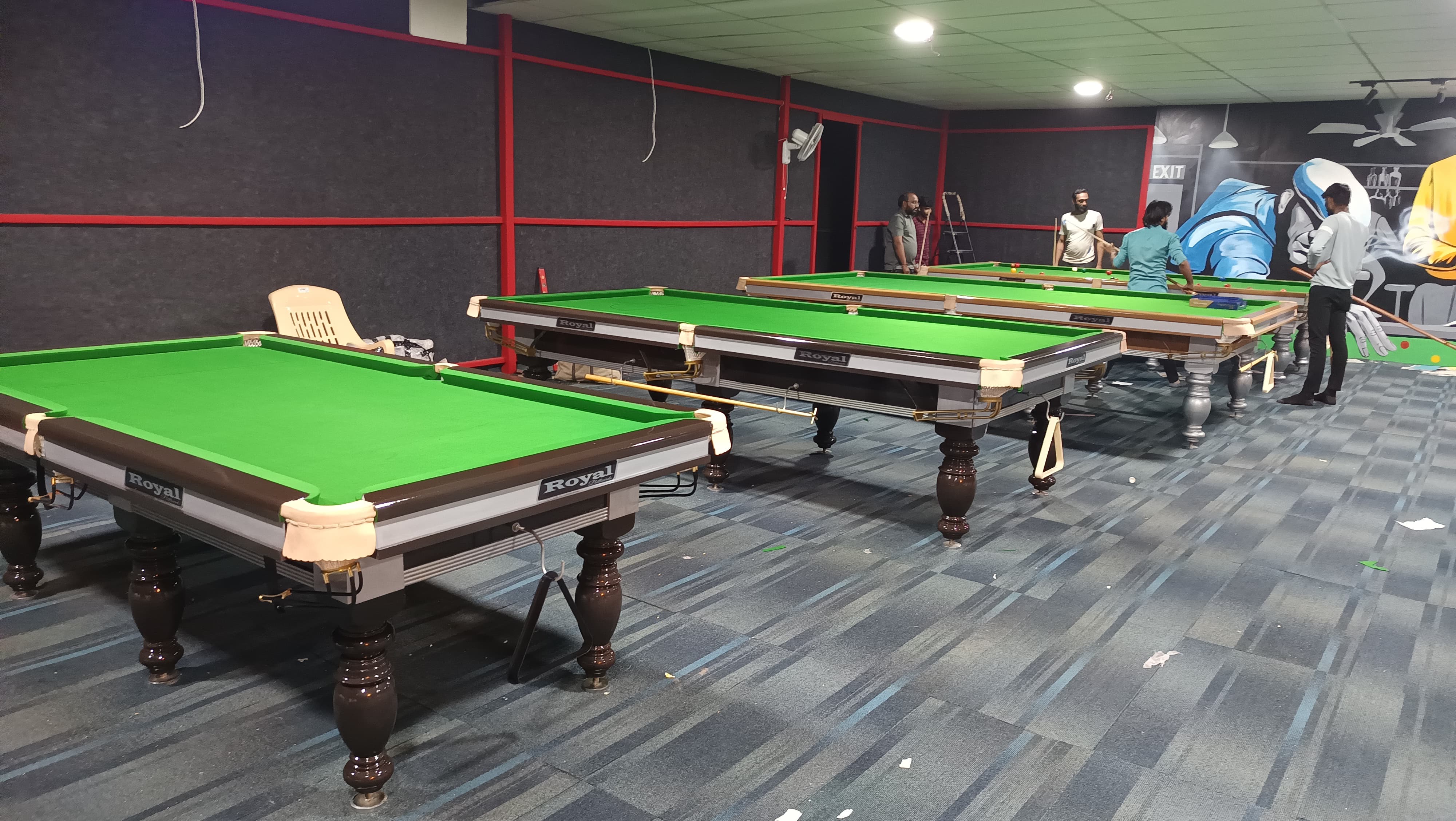 Super Deluxe Snooker Table