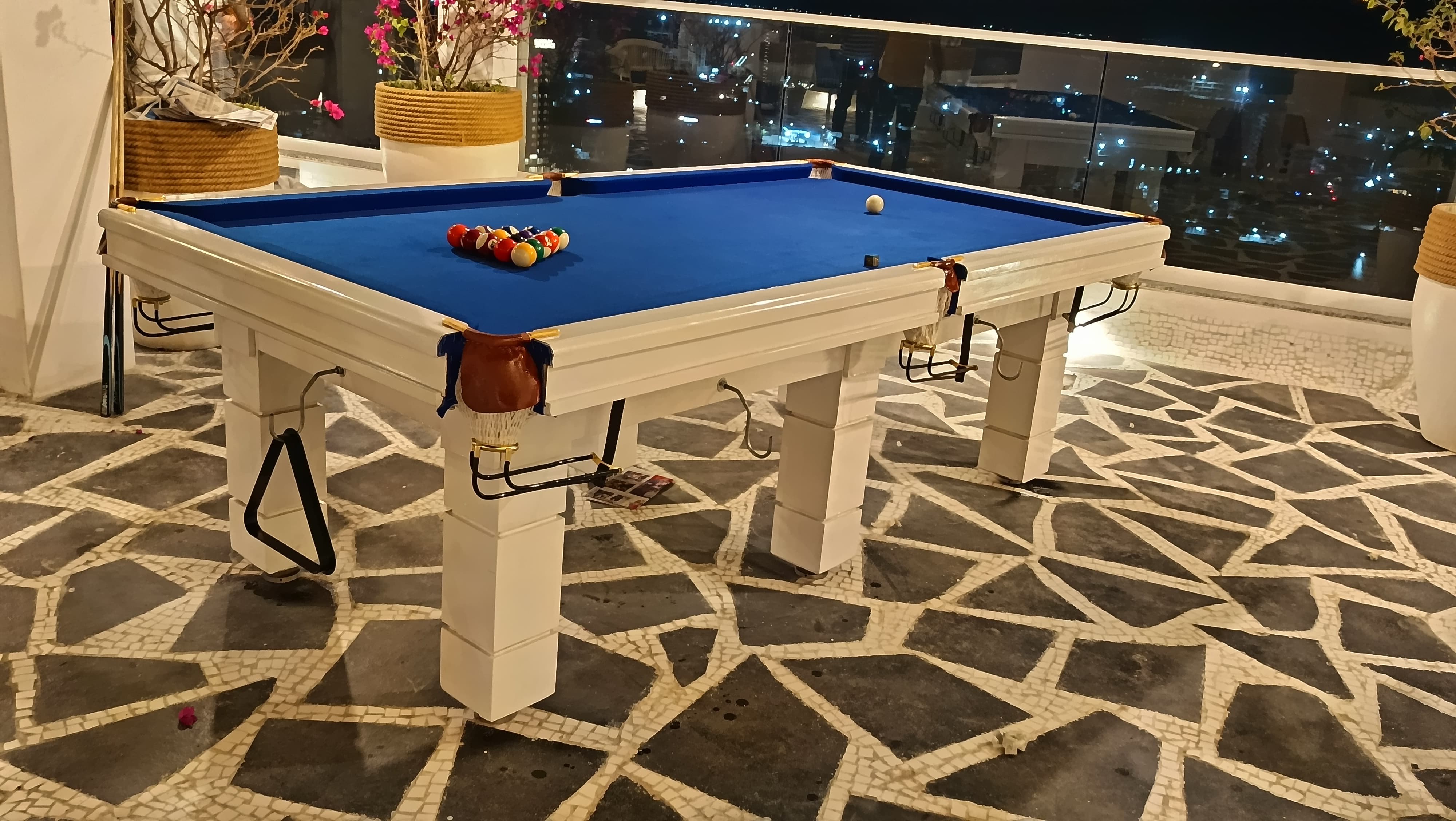 Super Deluxe Snooker Table