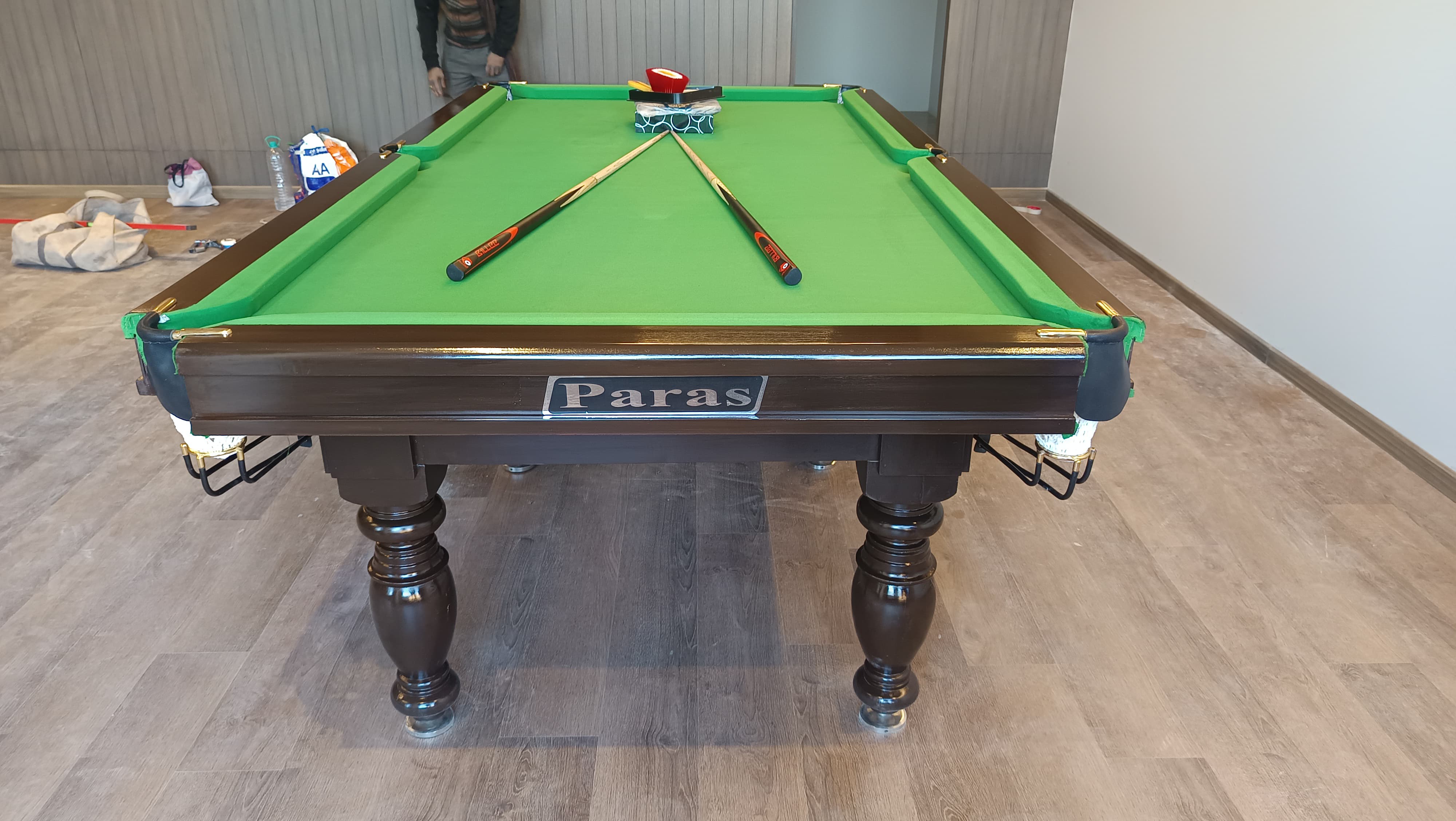 Deluxe Billiard Table
