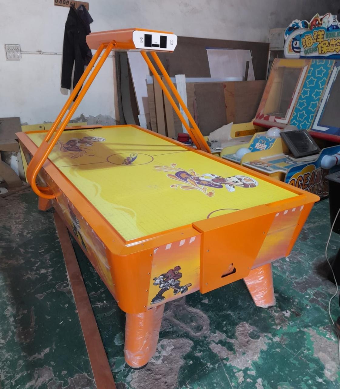 Deluxe Billiard Table