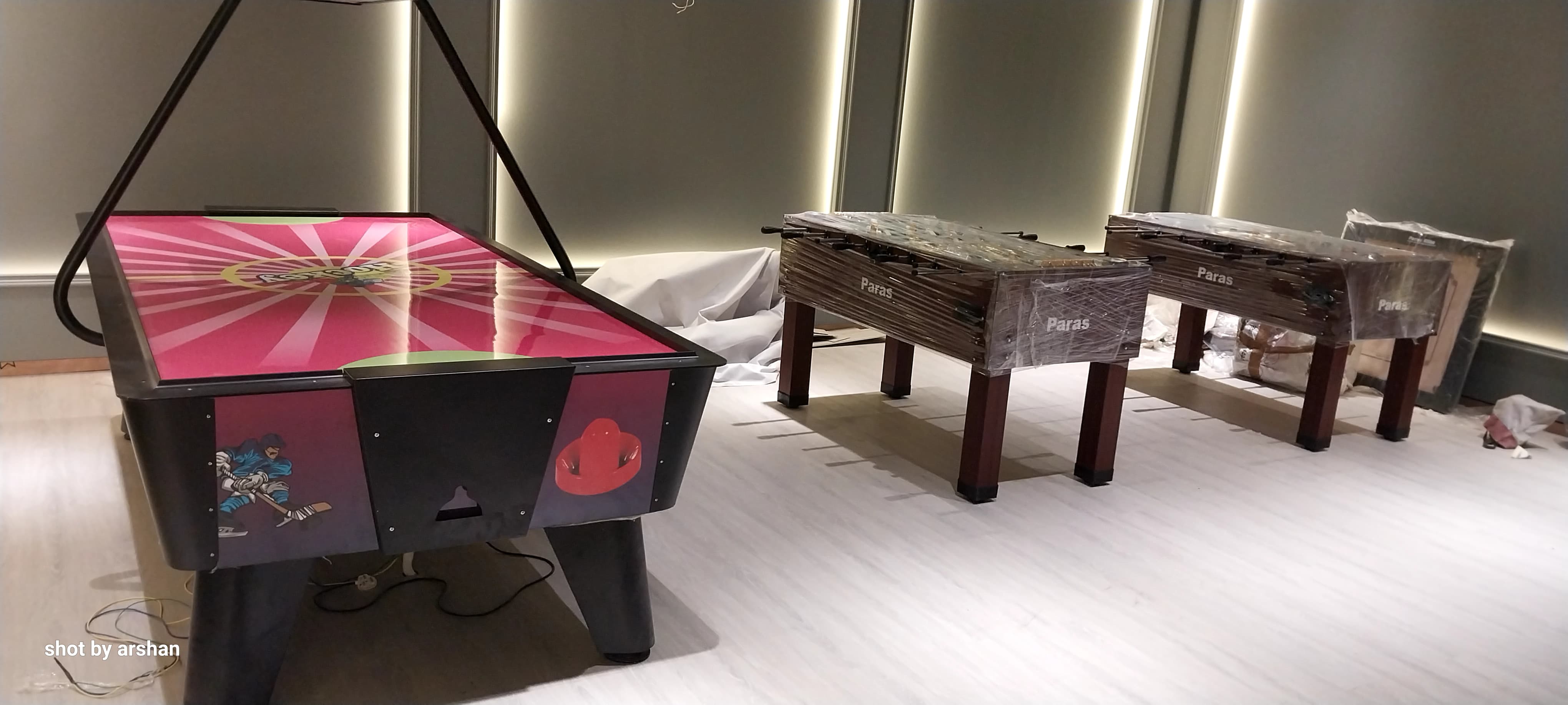 Deluxe Snooker Table
