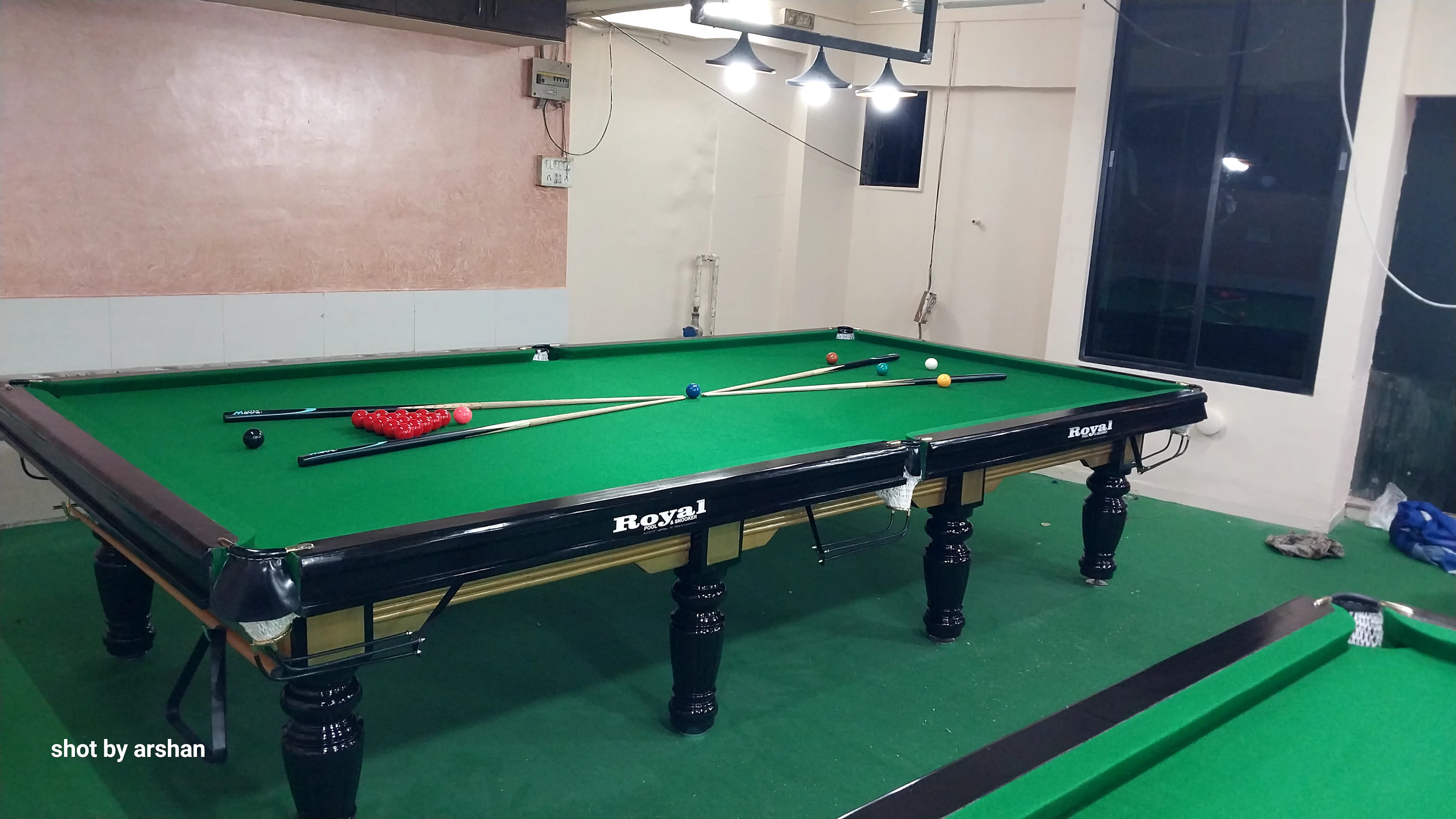 Super Deluxe Pool Table