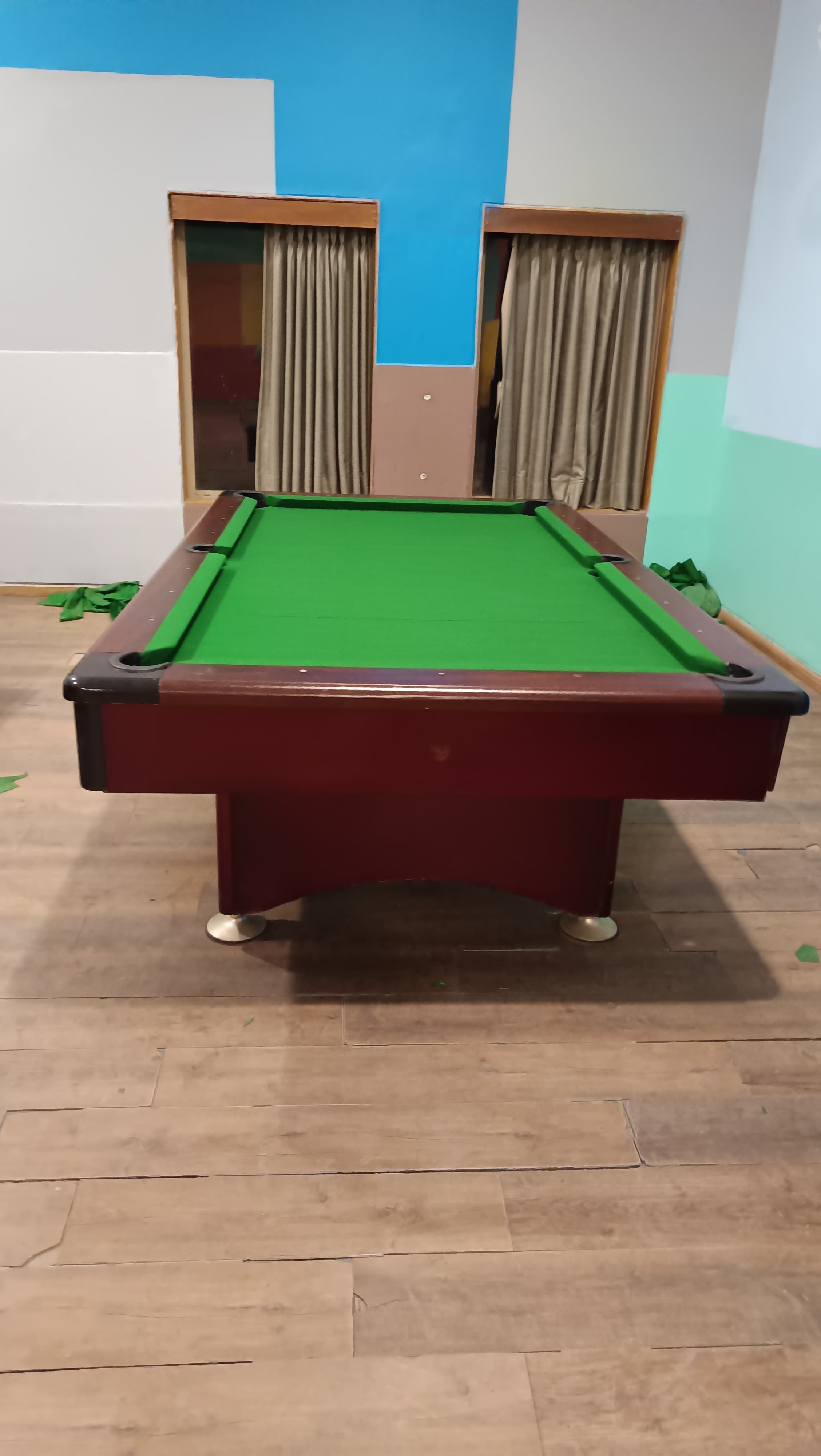 Supreme Snooker Table