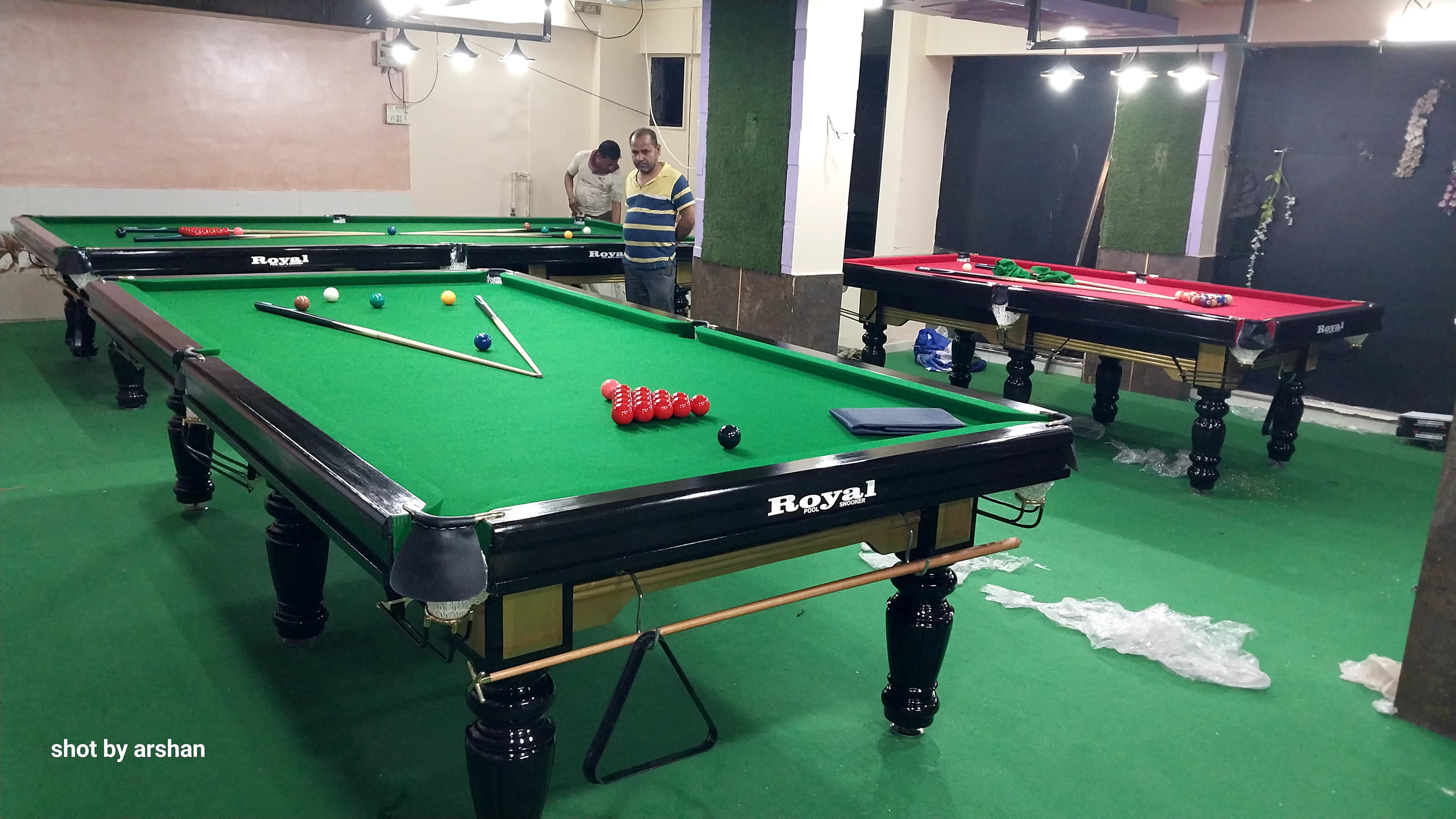 Super Deluxe Snooker Table