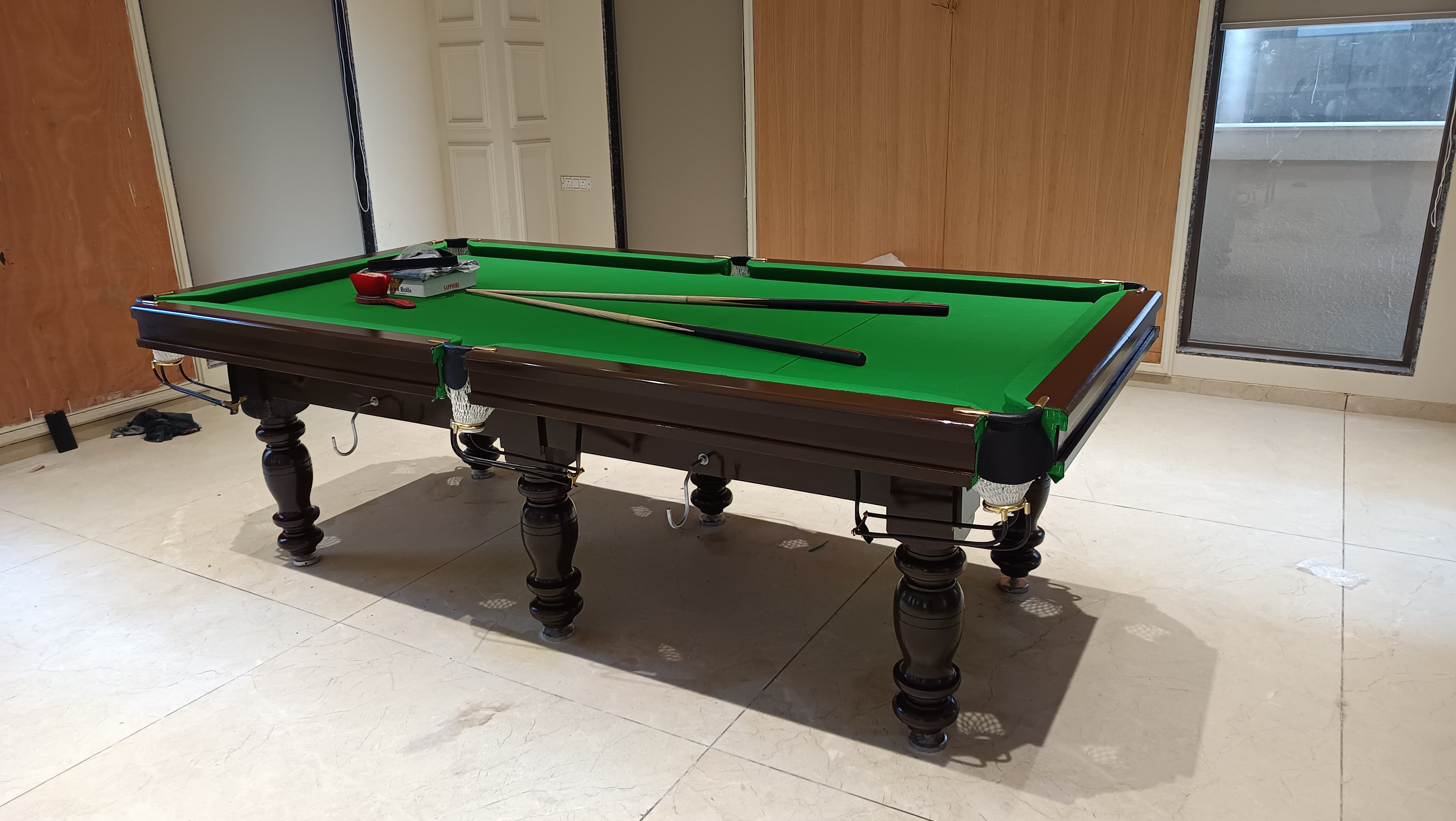Super Deluxe Snooker Table