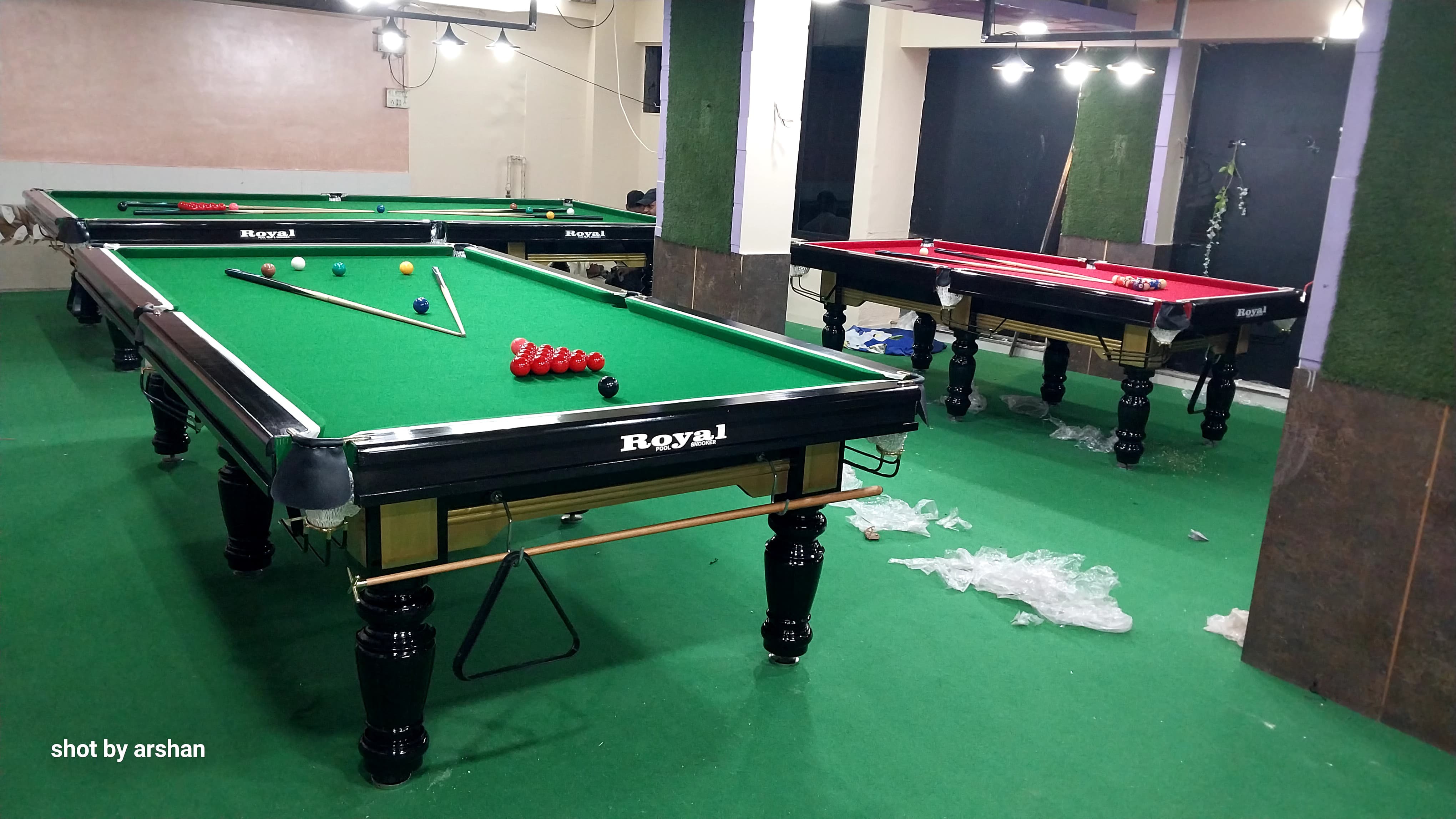 Super Deluxe Snooker Table