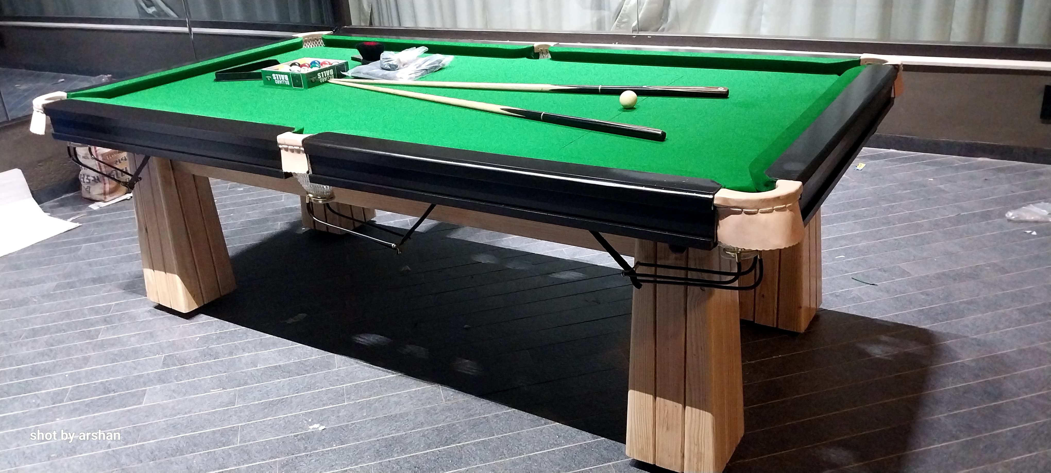 Super Deluxe Snooker Table
