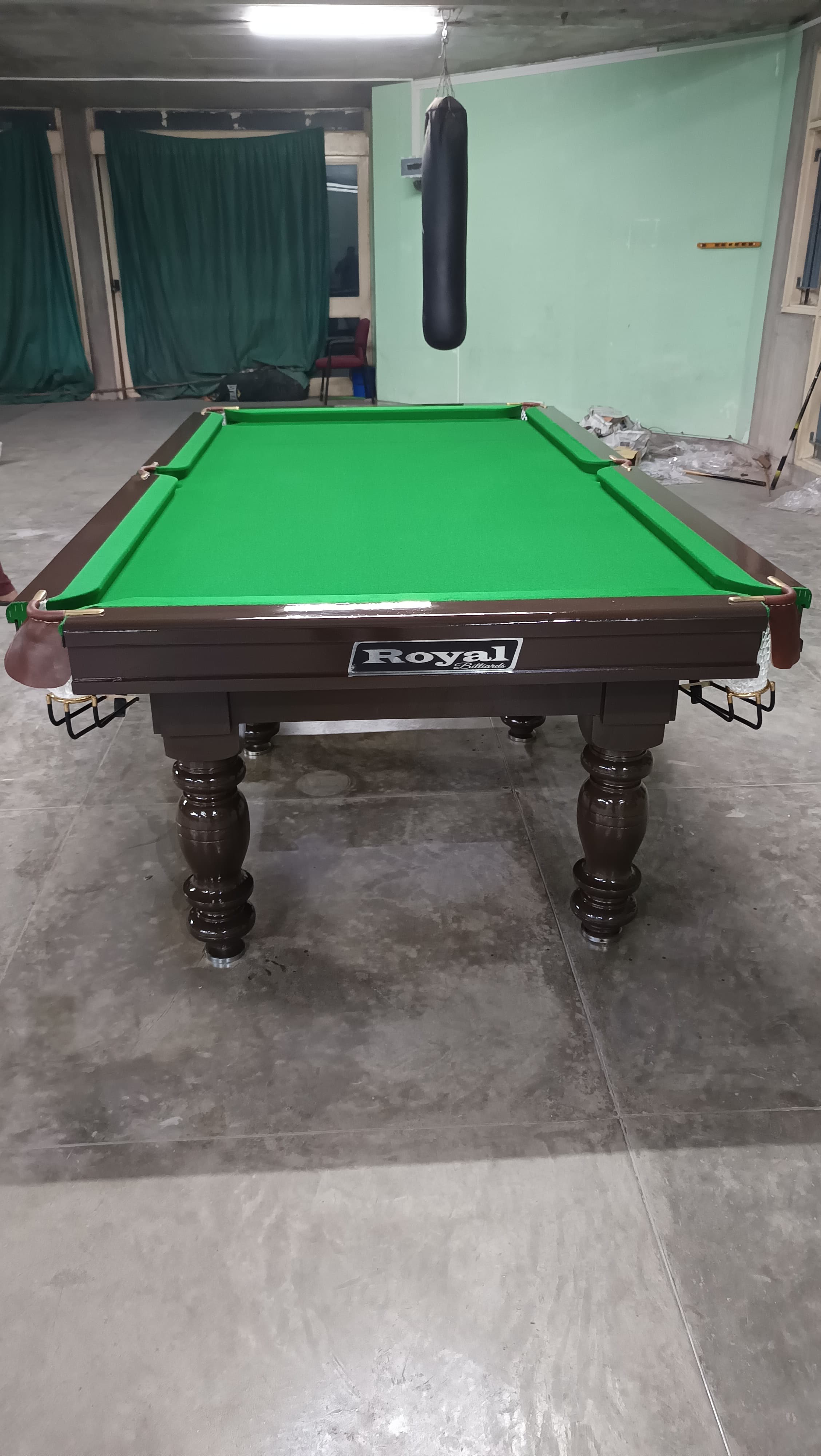 Deluxe Billiard Table
